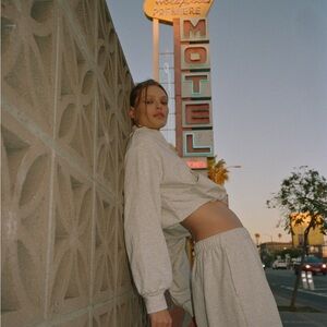 With Jean TOMMY SWEATER | GREY